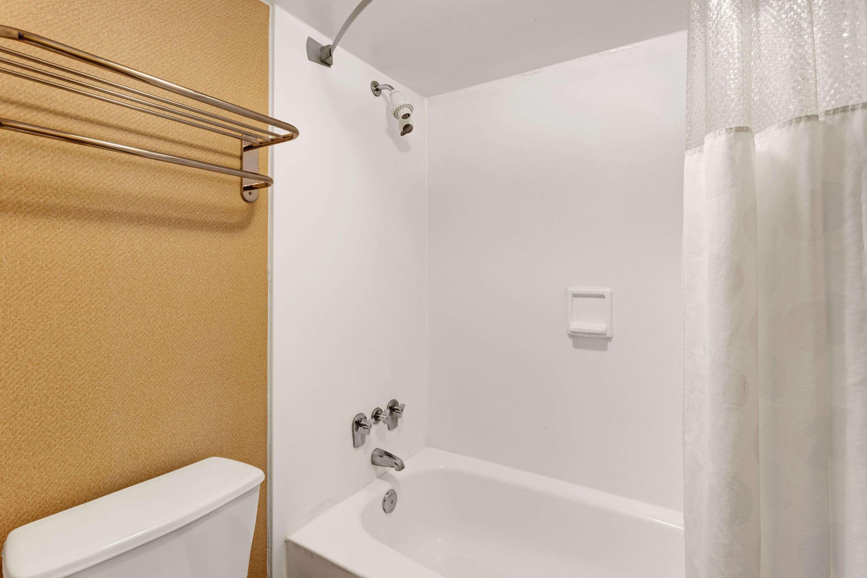 Ramada By Wyndham West Baltimore