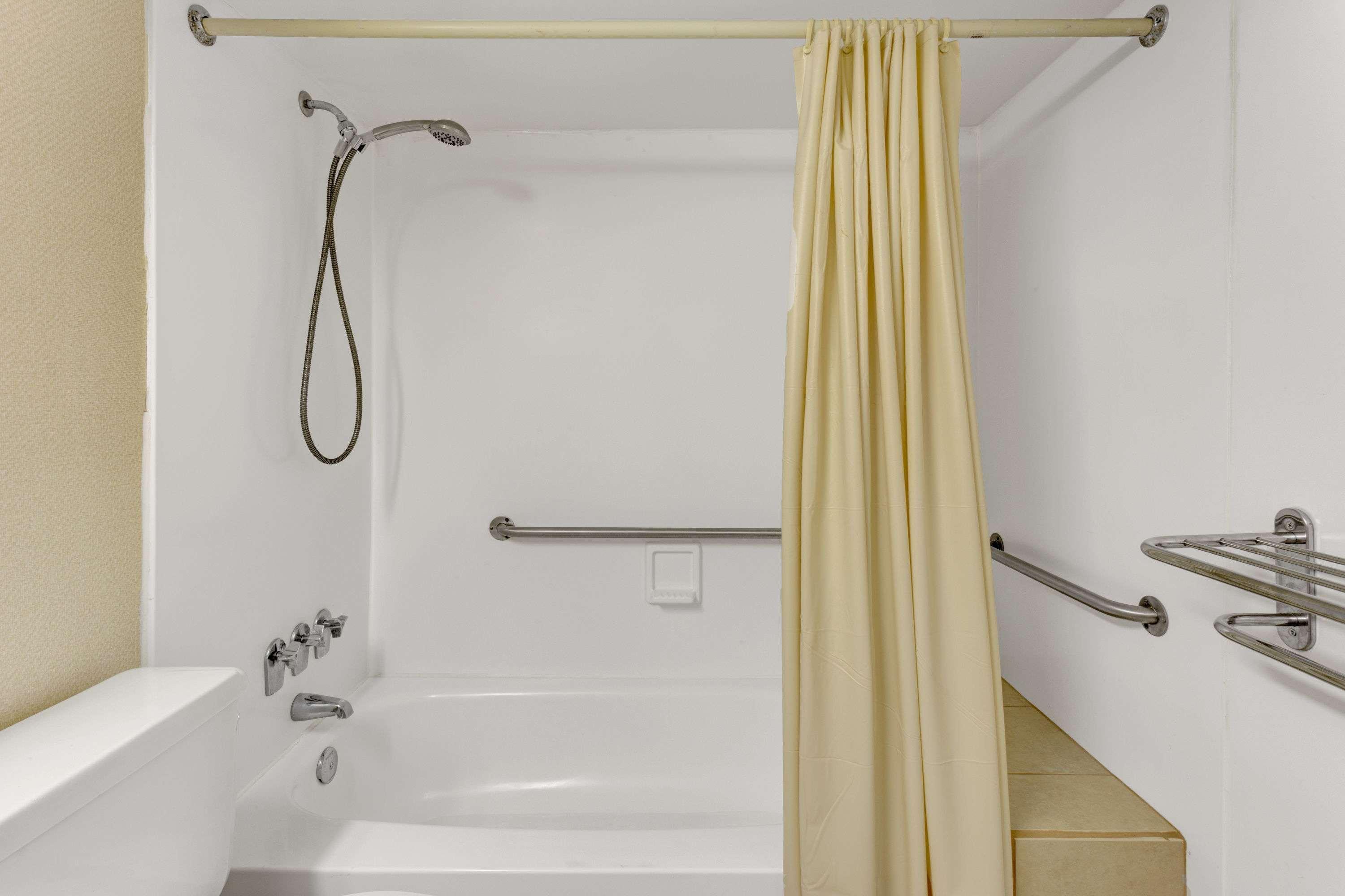 Hotel Ramada By Wyndham West Baltimore
