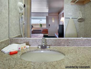Hotel Ramada By Wyndham West Baltimore