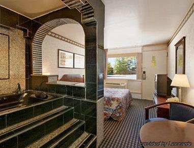 Ramada By Wyndham West