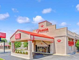 Ramada By Wyndham West Hotel 2*