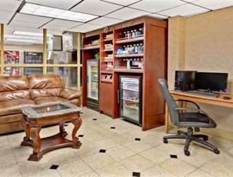 Hotel Ramada By Wyndham West Baltimore