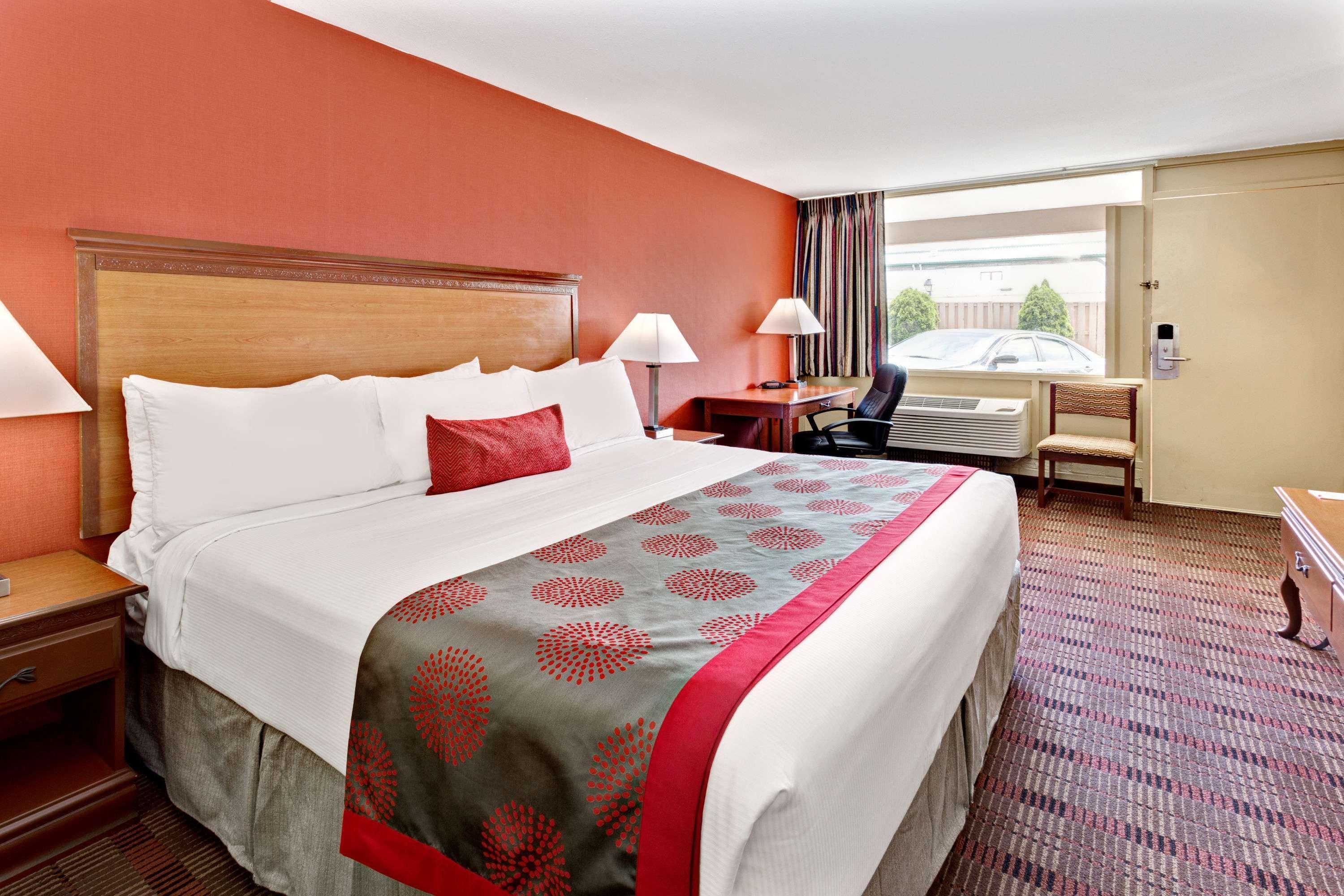 Ramada By Wyndham West Hotel Baltimore